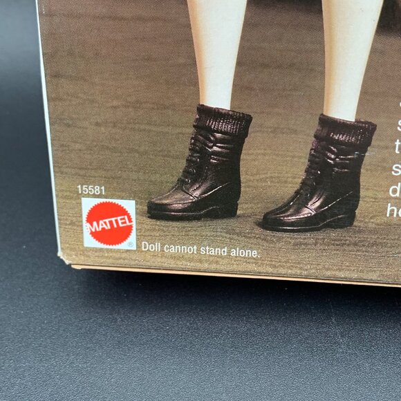 Holiday Season Barbie Special Edition 1996 Mattel 15581 NRFB Christmas Sweater - Picture 3 of 10